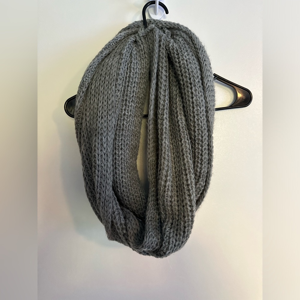 Cozy Gray Knit Scarf